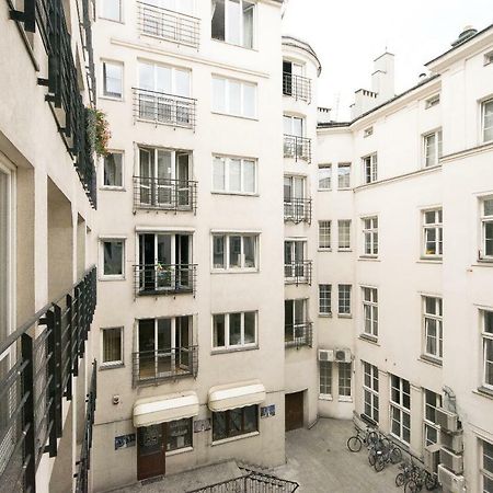 Spacious Apartment In Old Town P4You Pl كراكوفيا المظهر الخارجي الصورة