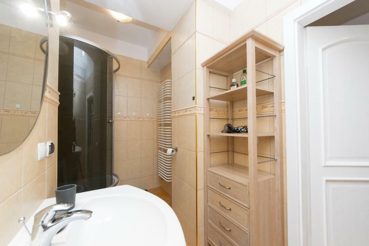 Spacious Apartment In Old Town P4You Pl كراكوفيا المظهر الخارجي الصورة